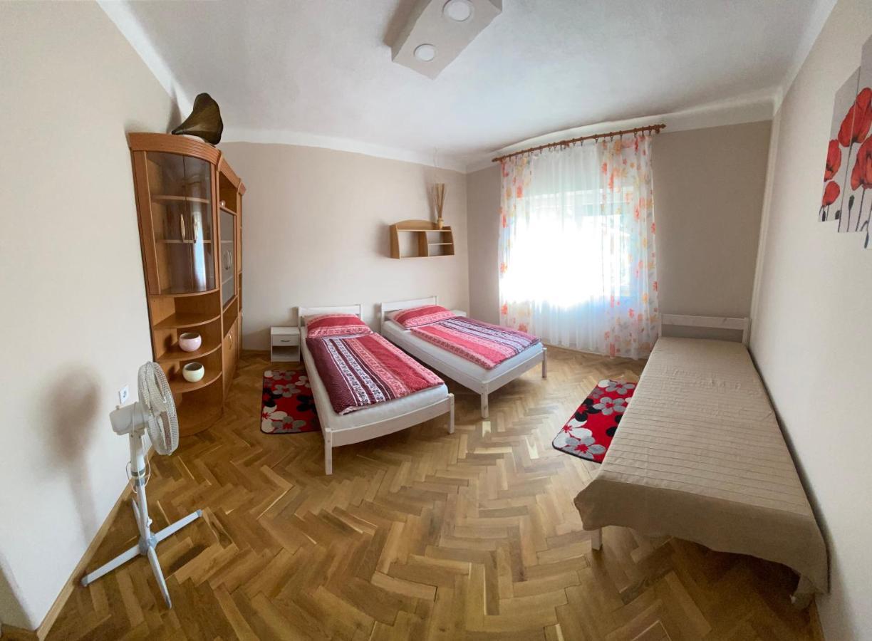 Edina Apartman Balatonlelle Esterno foto