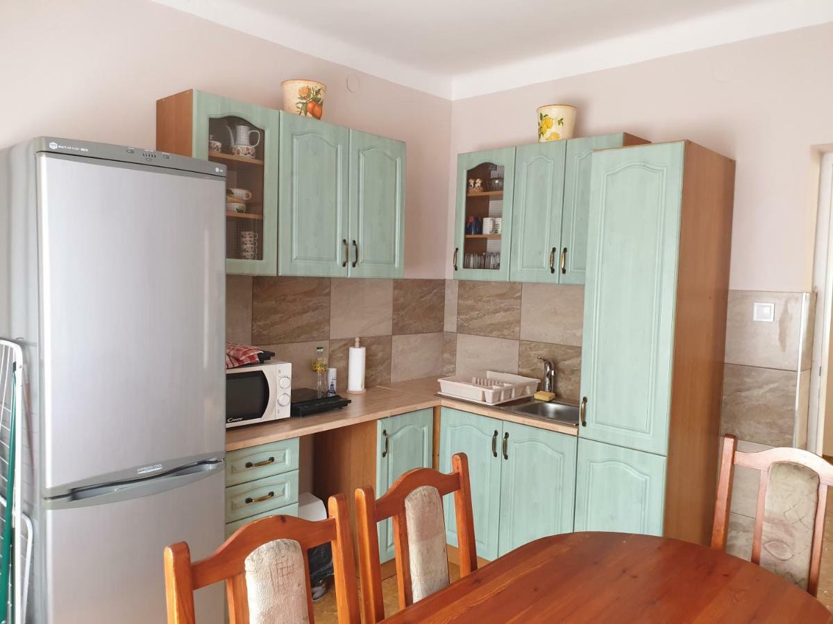 Edina Apartman Balatonlelle Esterno foto